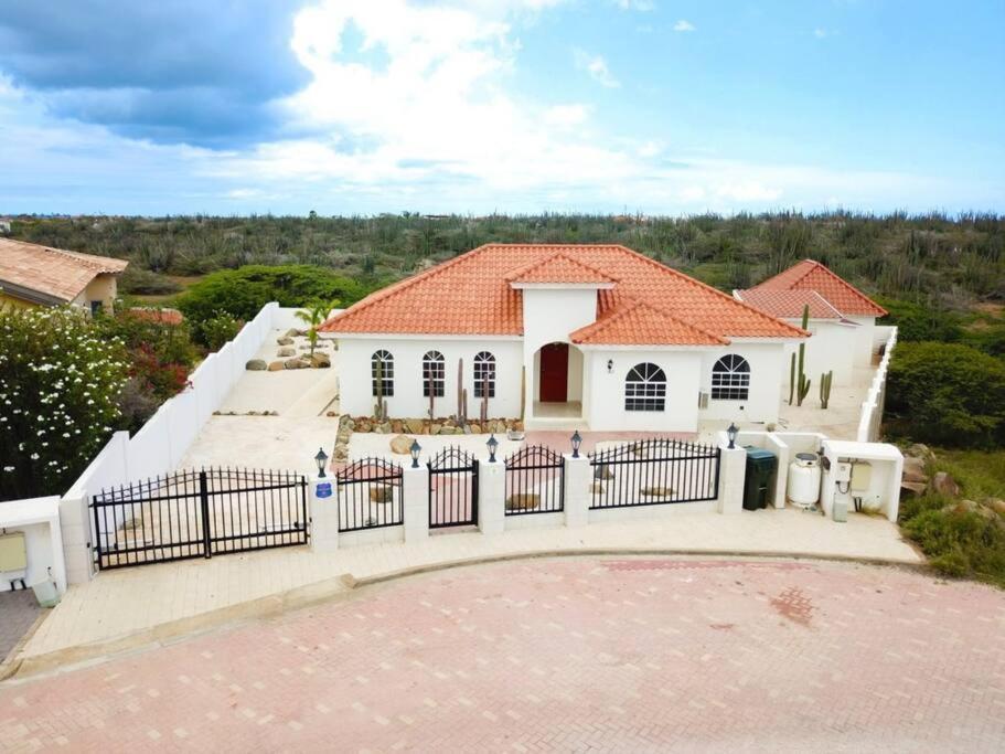 Jolie Villa Entire Villa In Noord, Aruba 棕榈滩 外观 照片